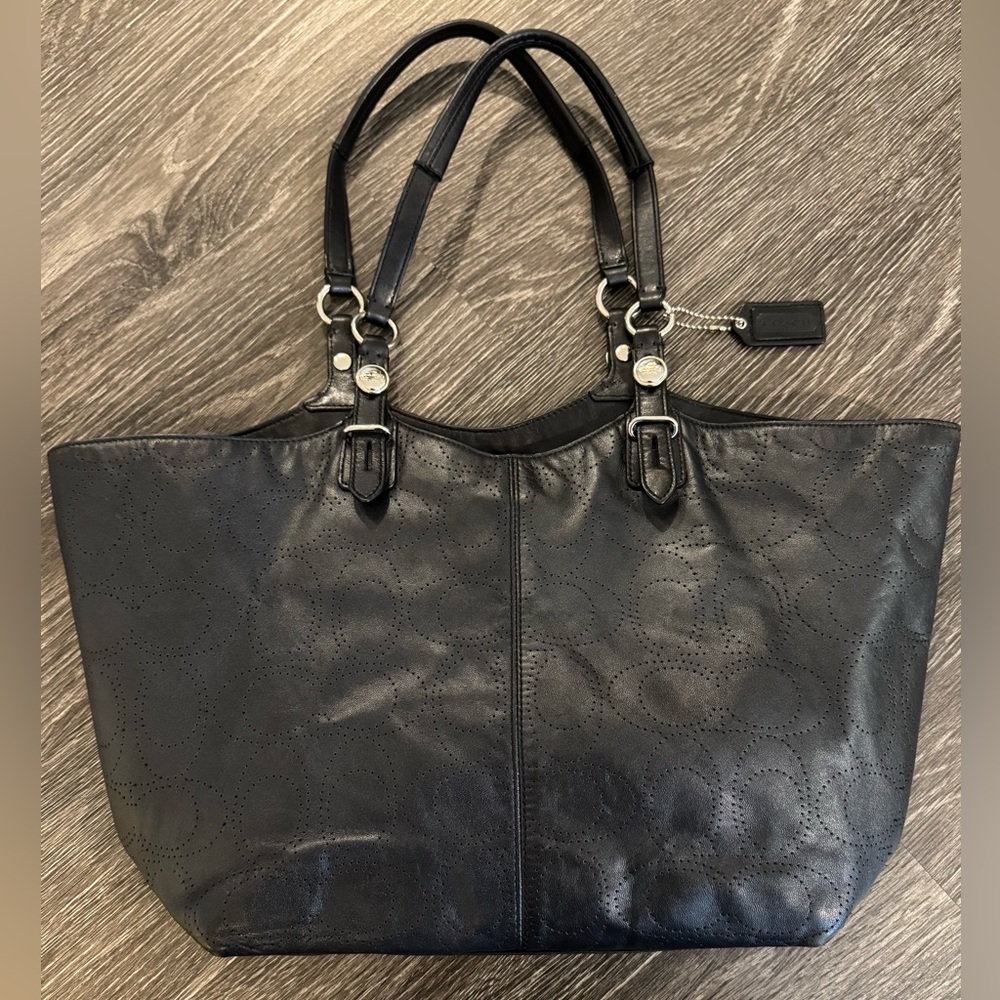 Vintage Coach Perforated Signature leather bag